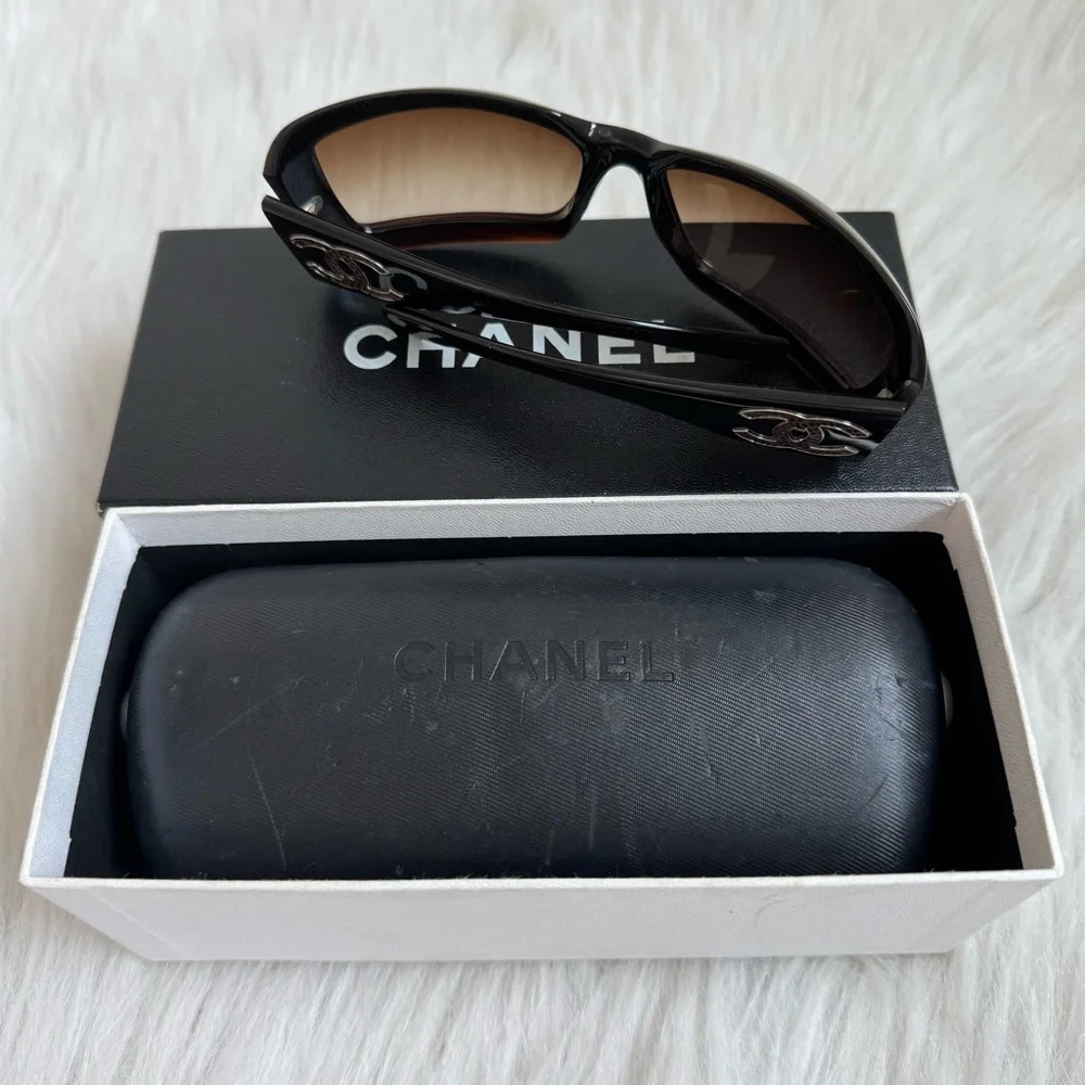 Authentic vintage Chanel brown crocodile embossed 6022 logo sunglasses - Picture 9 of 11